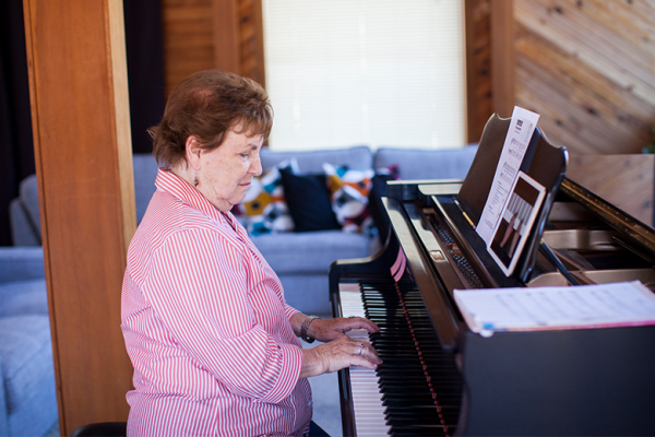 piano elderly